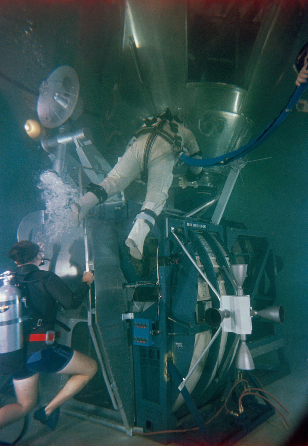 neutral buoyancy laboratory tour apollo_underwater_sim_of_lm_to_cm_transfer_carpenter_nov_17_1967