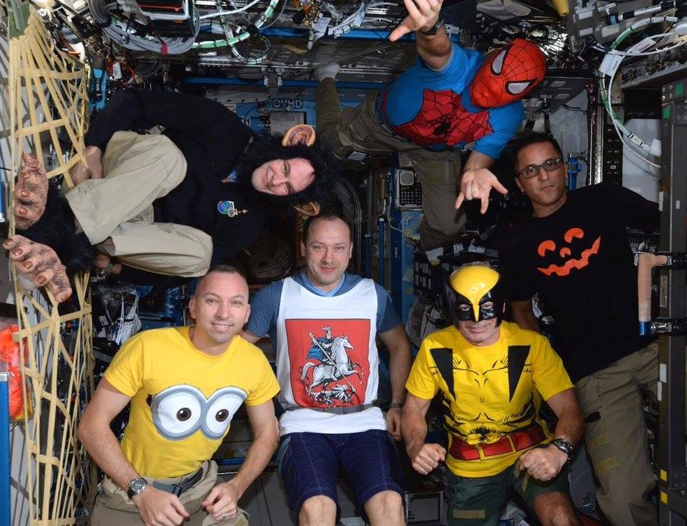 halloween_on_iss_exp_53