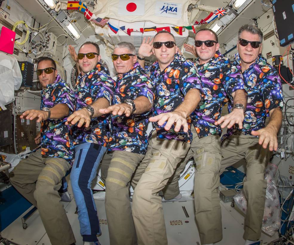 iss20_hhm_acaba_exp_53_crew_photo_in_starry_aloha_shrts