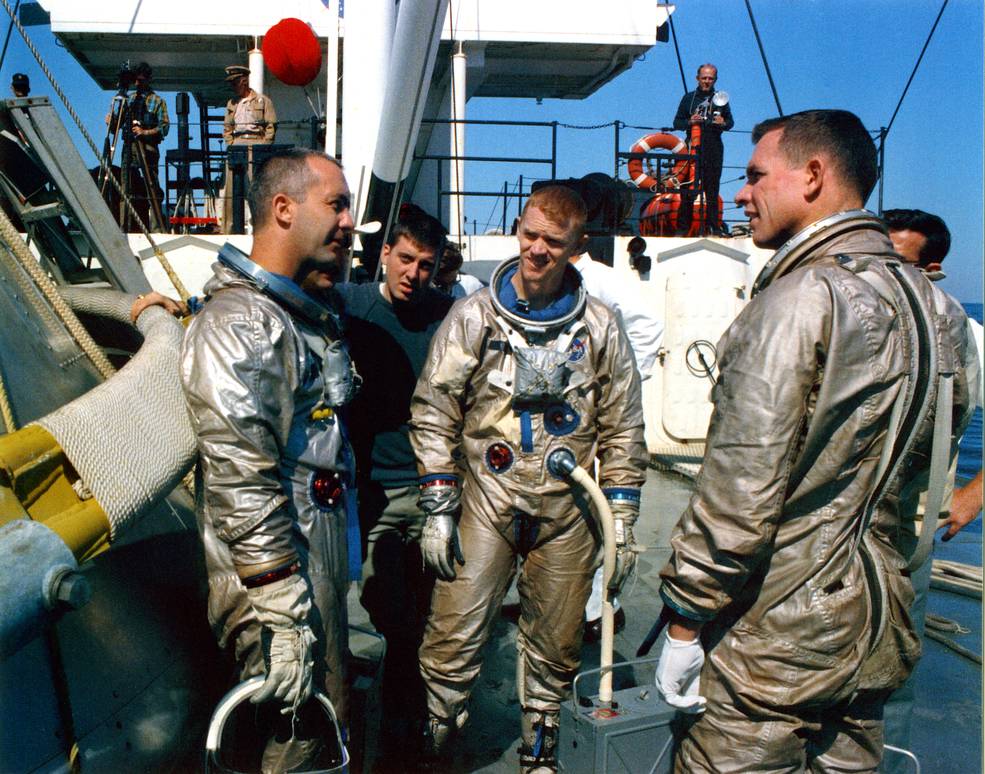 back-up_crew_during_recovery_raining_in_galveston_bay-10.27.66