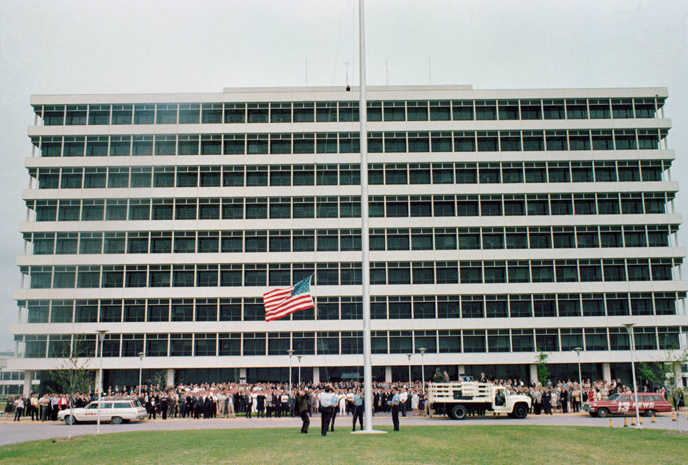 gemini_3_flag_raising_ceremony_mar_1965