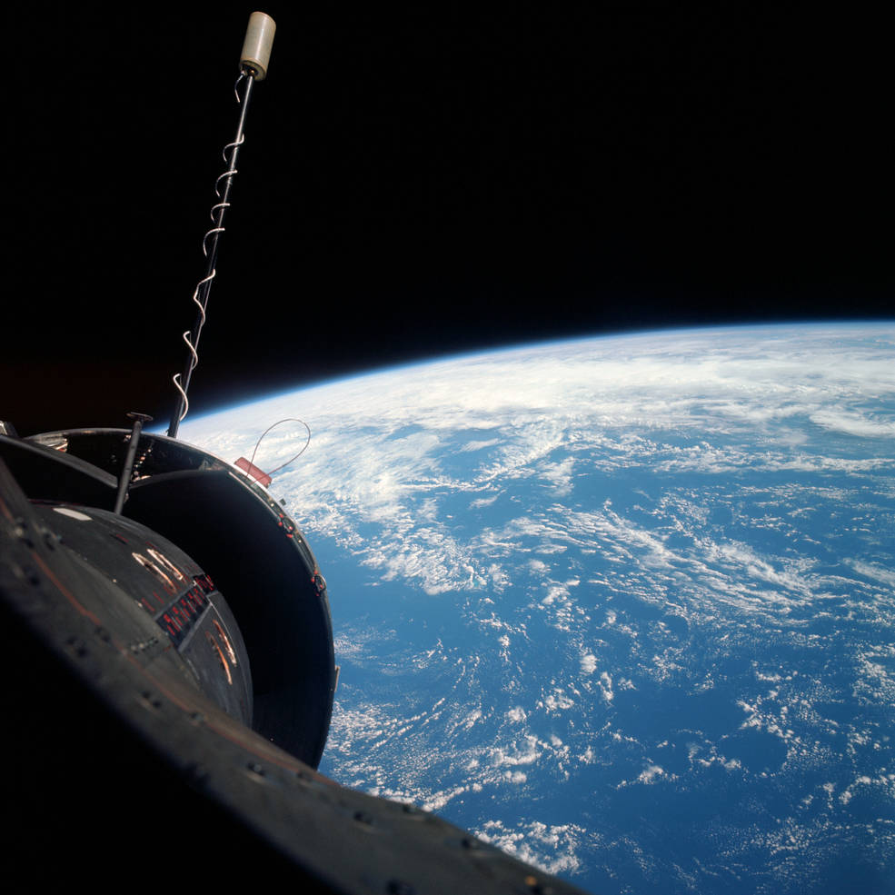 Gemini XII has docked with the Agena target vehicle.