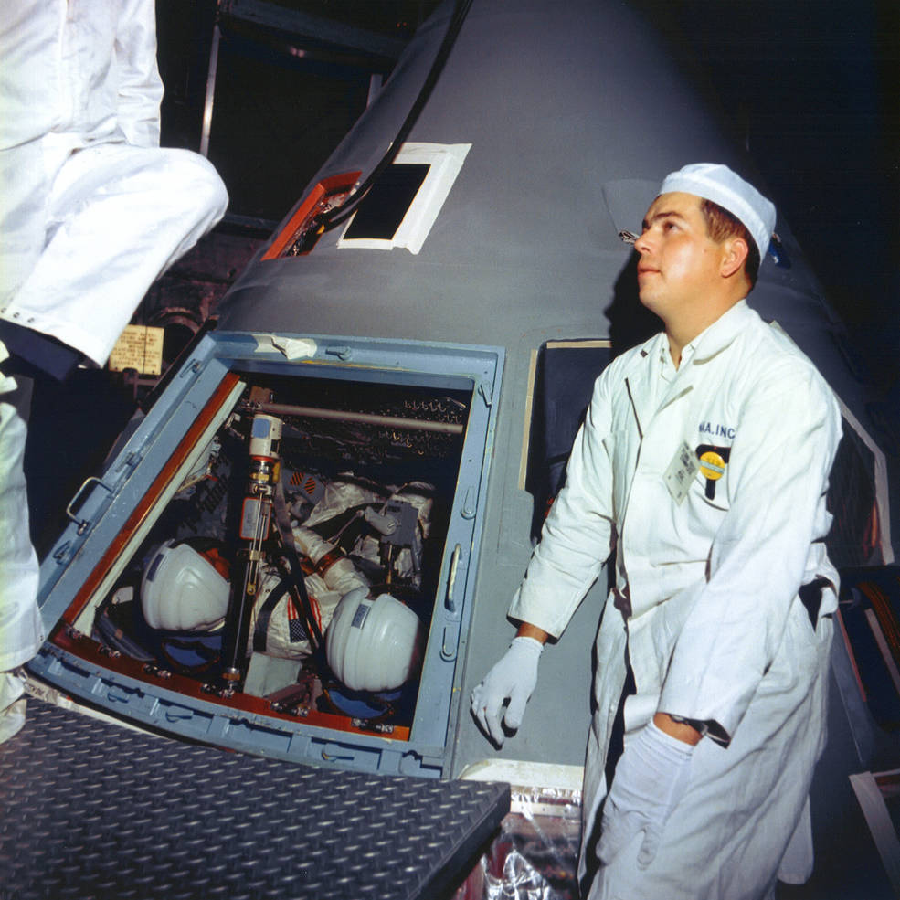back-up_crew_in_cm_during_alt_chamber_test_at_ksc-12.29.66