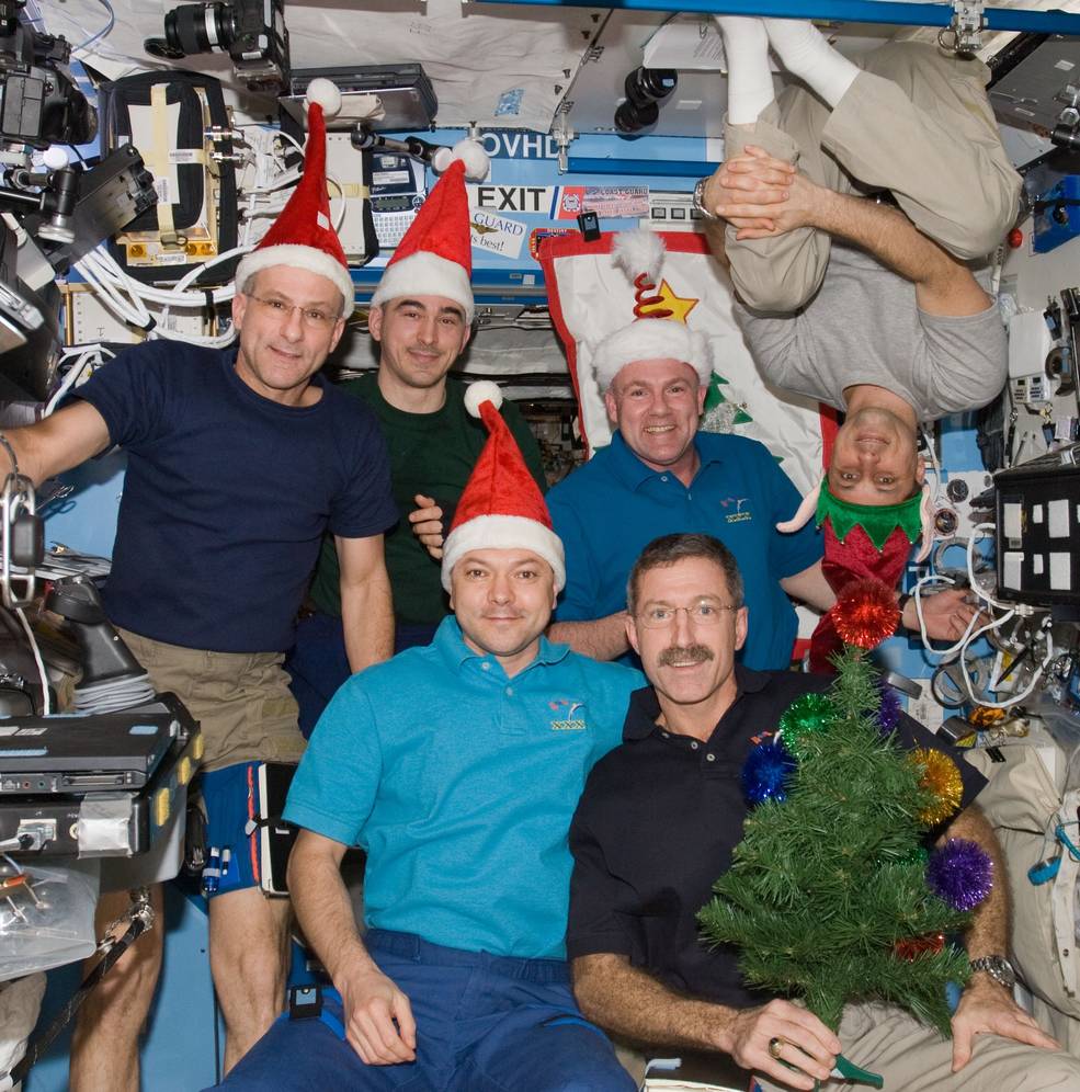 exp_30_crew_with_santa_claus_hats