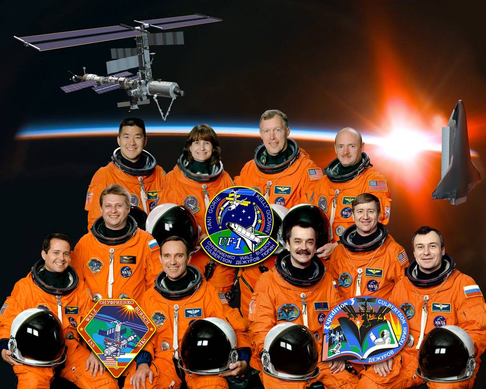 crew_photo sts 108