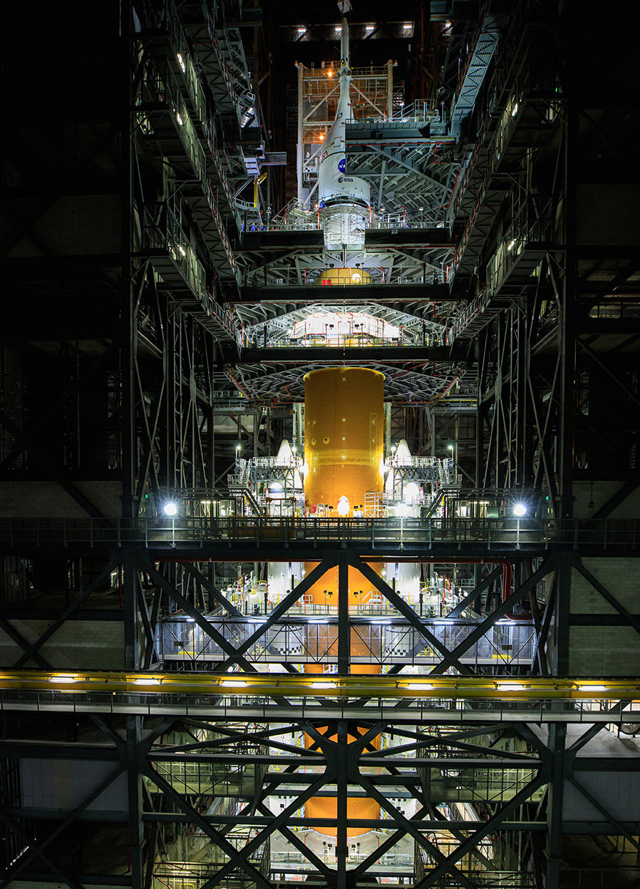 Artemis I stacked in the Vehicle Assembly Building