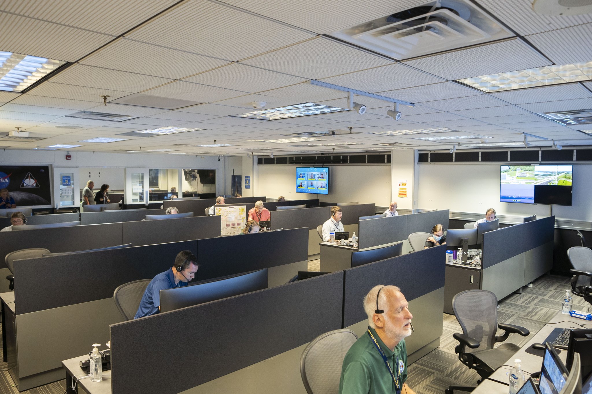 SLS Engineering Support Center team at NASA’s Marshall Space Flight Center in Huntsville, Alabama