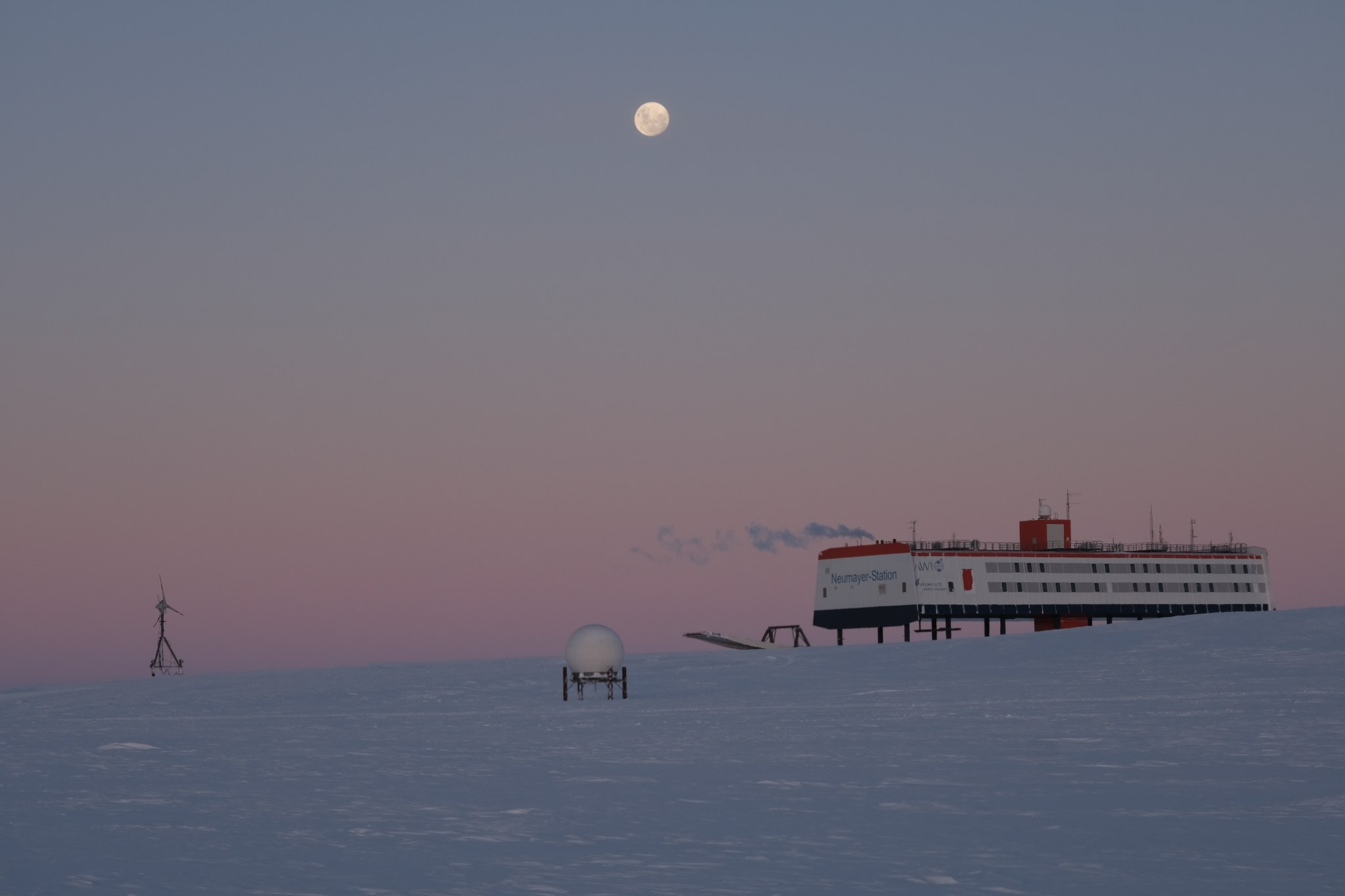 The German Neumayer III Station, operated by the Alfred Wegener Institute (AWI) in Antarctica. 