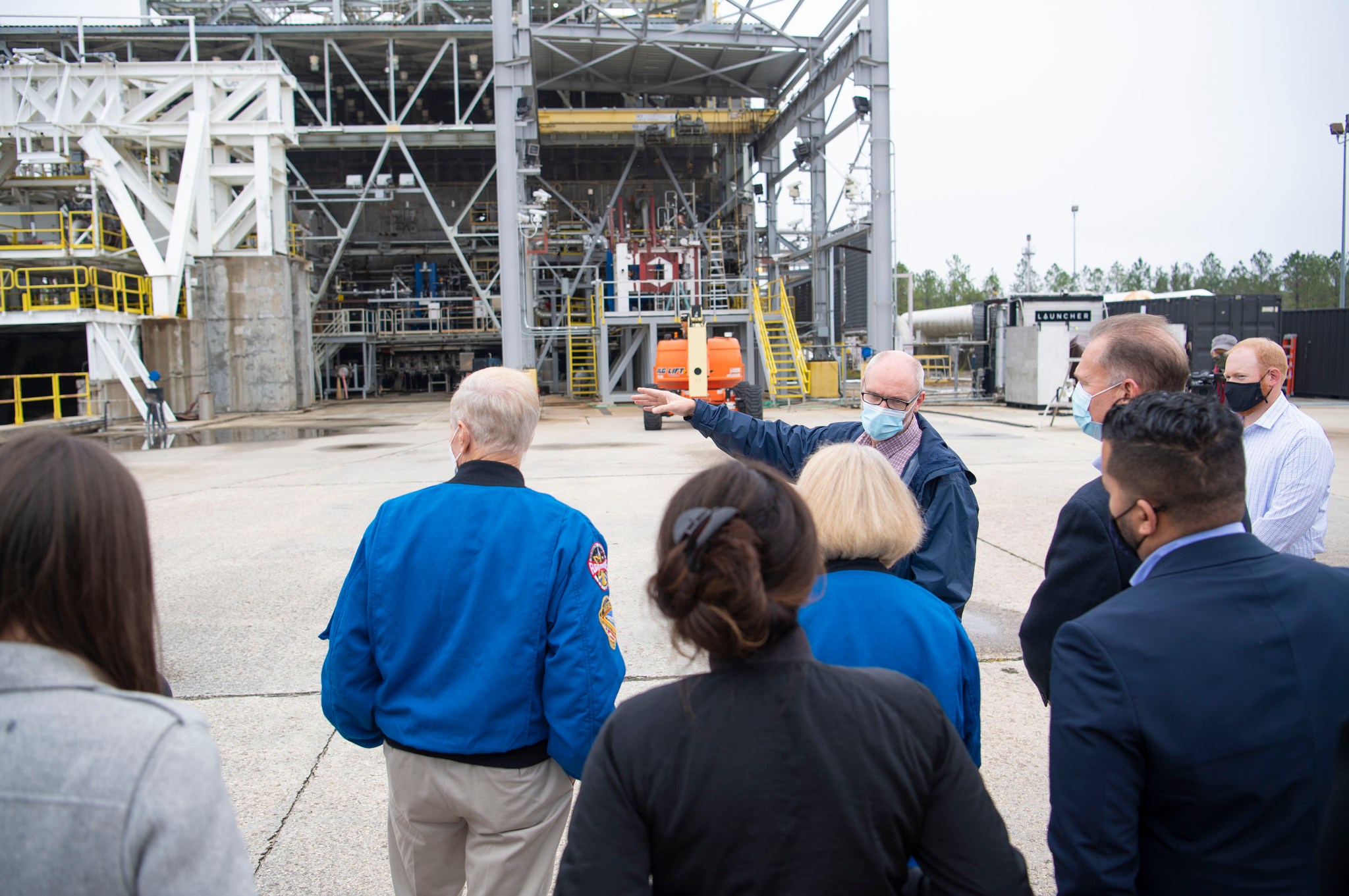 NASA Officials visit SSC 5