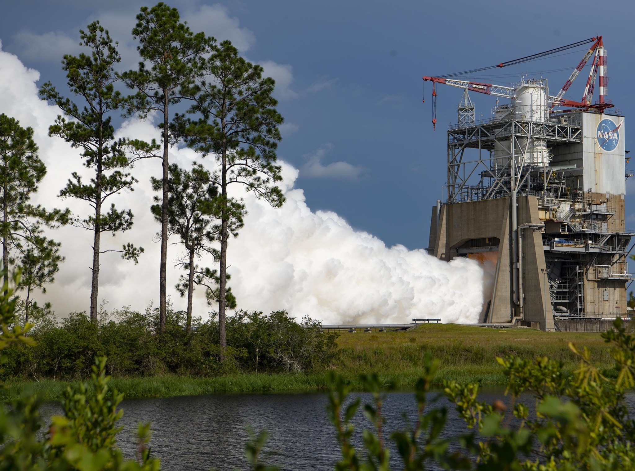 RS-25 hot fire test on the A-1 Test Stand
