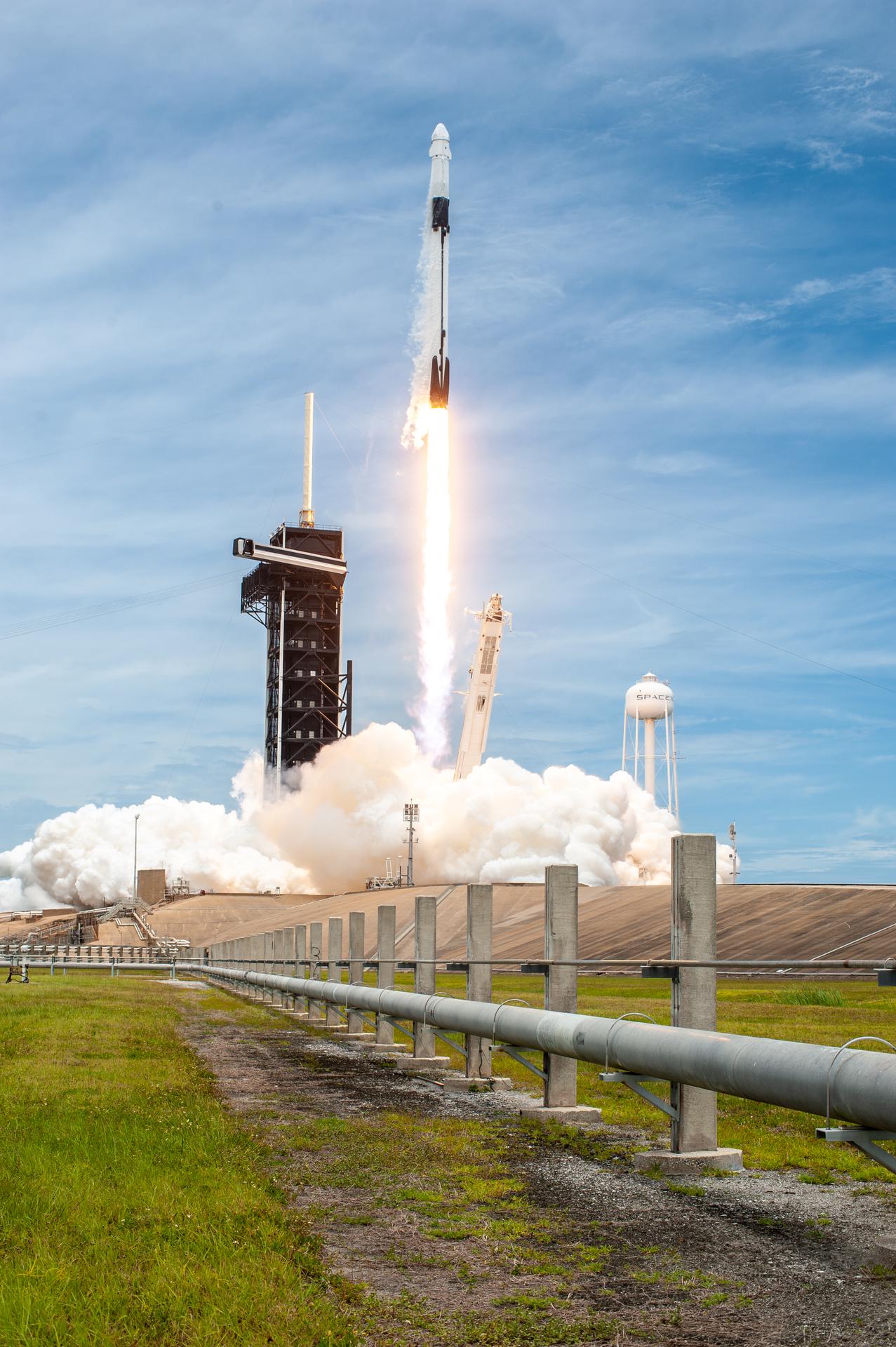 SpaceX's CRS-22 mission lifts off