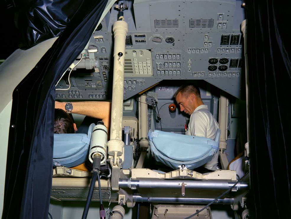 eisele_cunningham_in_naa_simulator_jan_17_1967