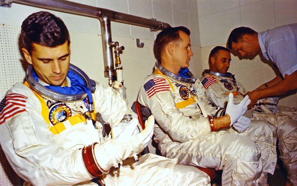 apollo 1 chaffee white and grissom in suiting room at ksc