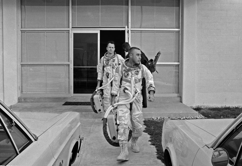 grissom white exiting ksc flight crew training bldg jan 17 1967 armando oliou