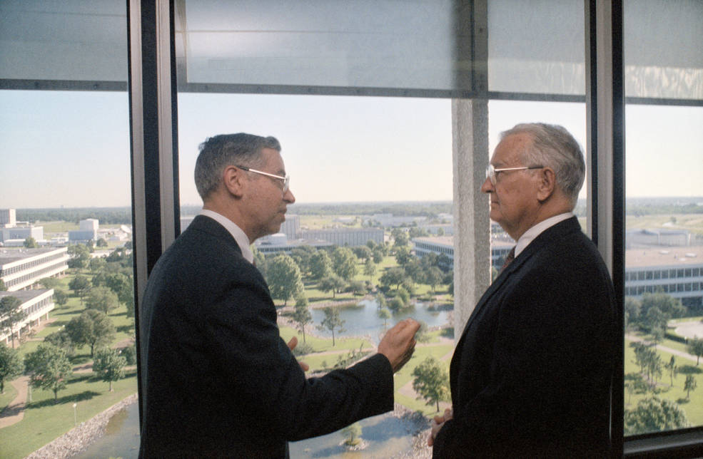 cohen_tx_gov_clements_visit_may_4_1988