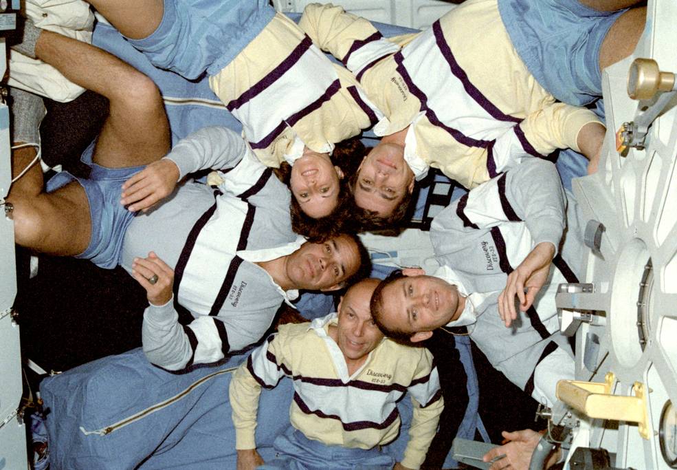 bhm_gregory_sts-33_inflight_crew_photo