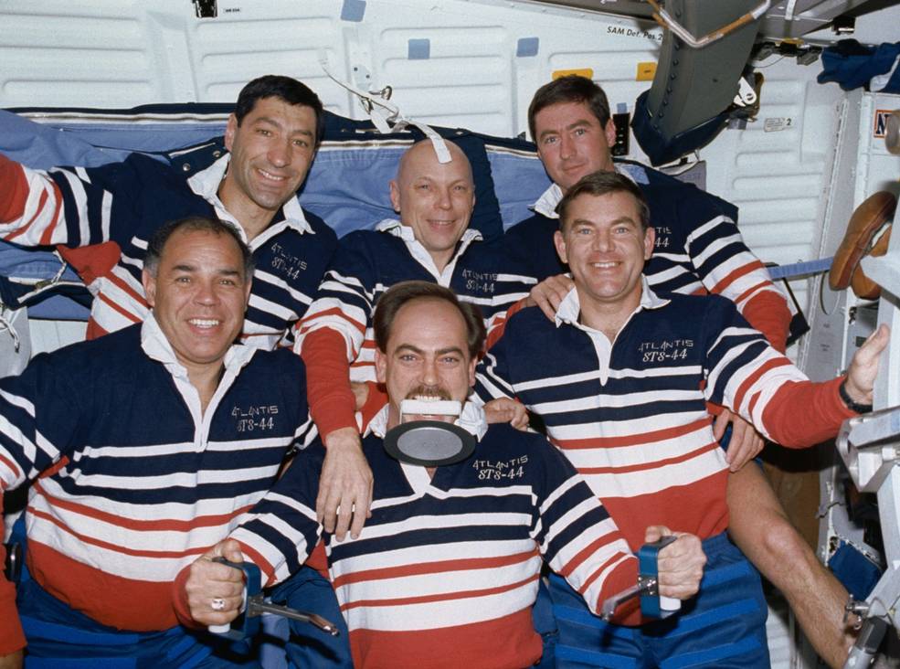 bhm_gregory_sts-44_inflight_crew_photo