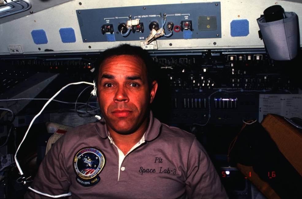 bhm_gregory_sts-51b_on_flight_deck