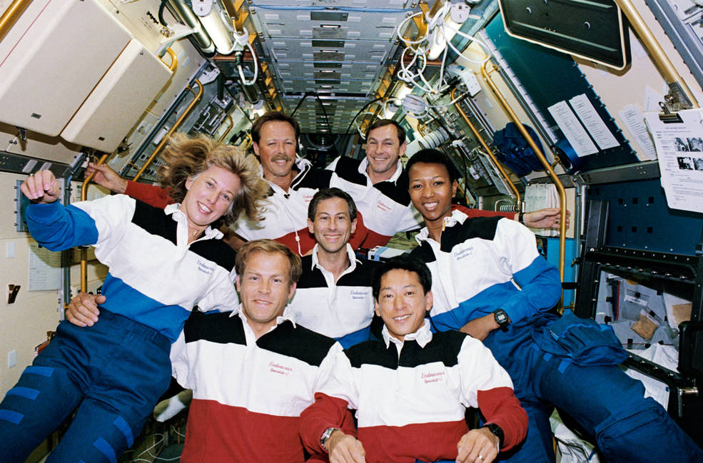 bhm_jemison_sts-47_inflight_crew_photo