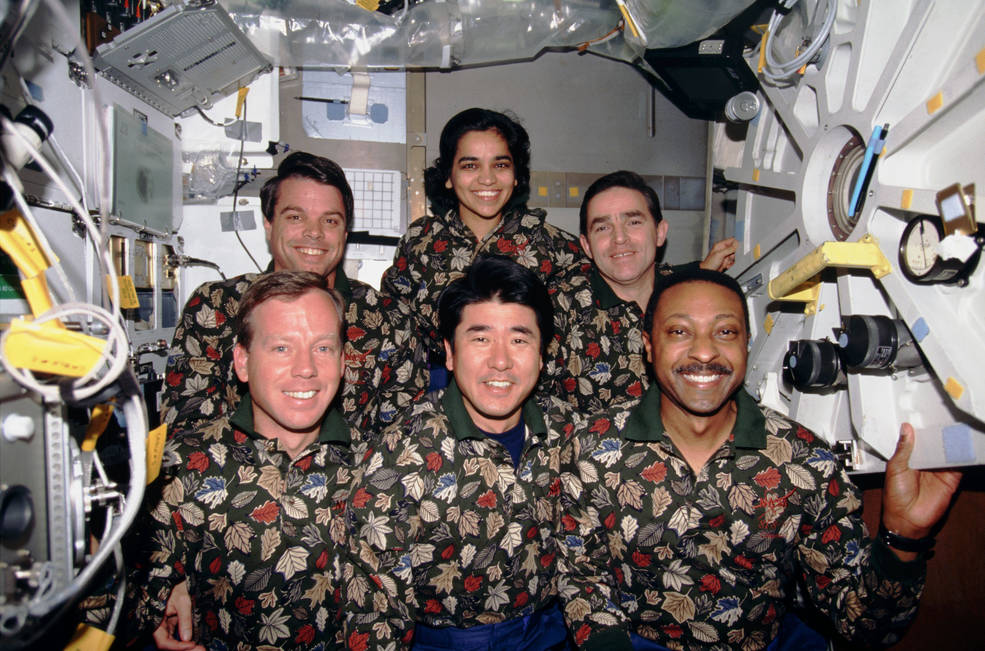 bhm_scott_sts-87_inflight_crew_photo