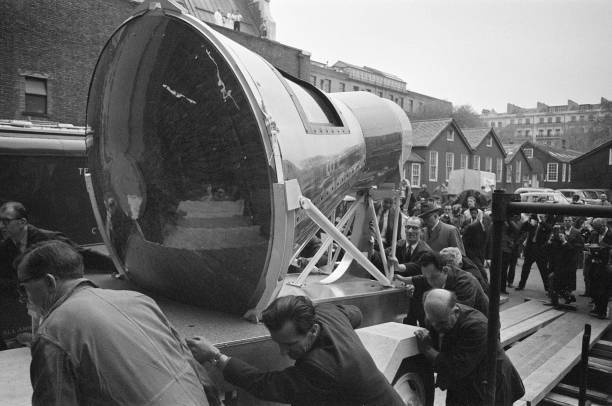 capsule_on_diplay_london_may_14_1962