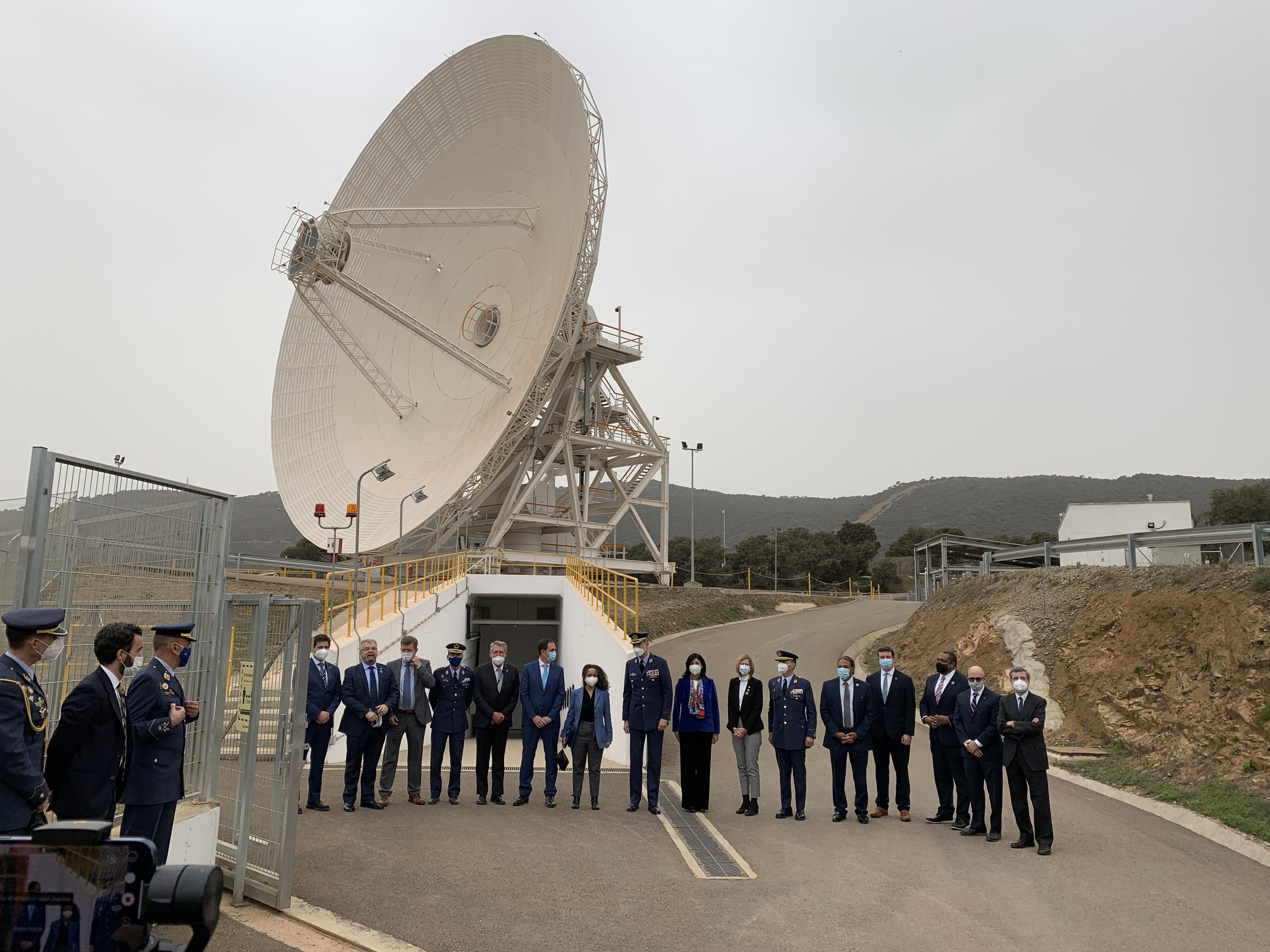 NASA officials and dignitaries from Spain and the U.S. flank King Felipe VI of Spain at the inauguration of the DSN’s DSS-53 antenna.