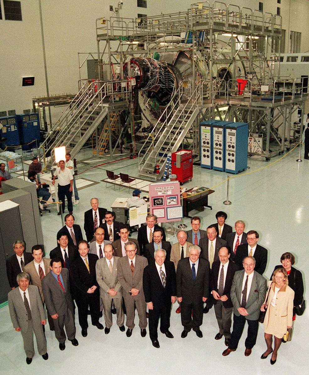 goldin_w_iss_iga_dignitaries_at_ksc