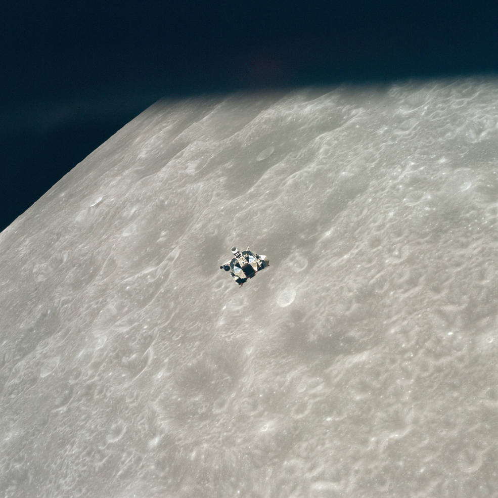 apollo_16_return_to_earth_lm_approach