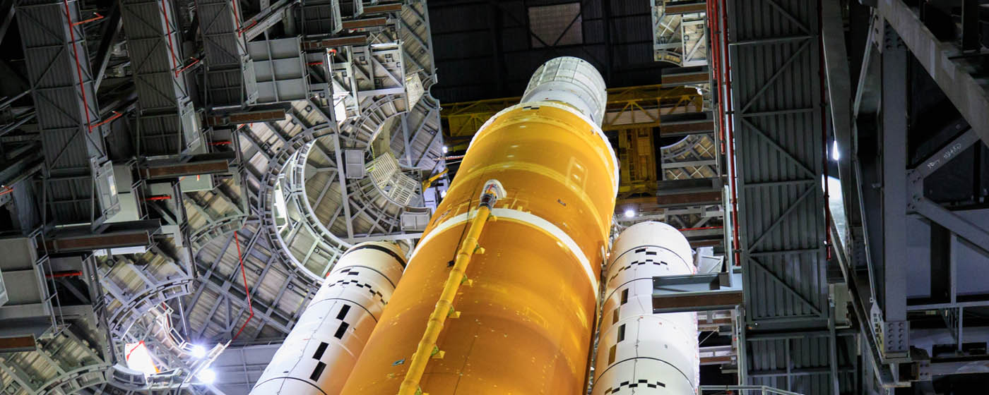 Artemis I Moon Rocket Arrives at Vehicle Assembly Building