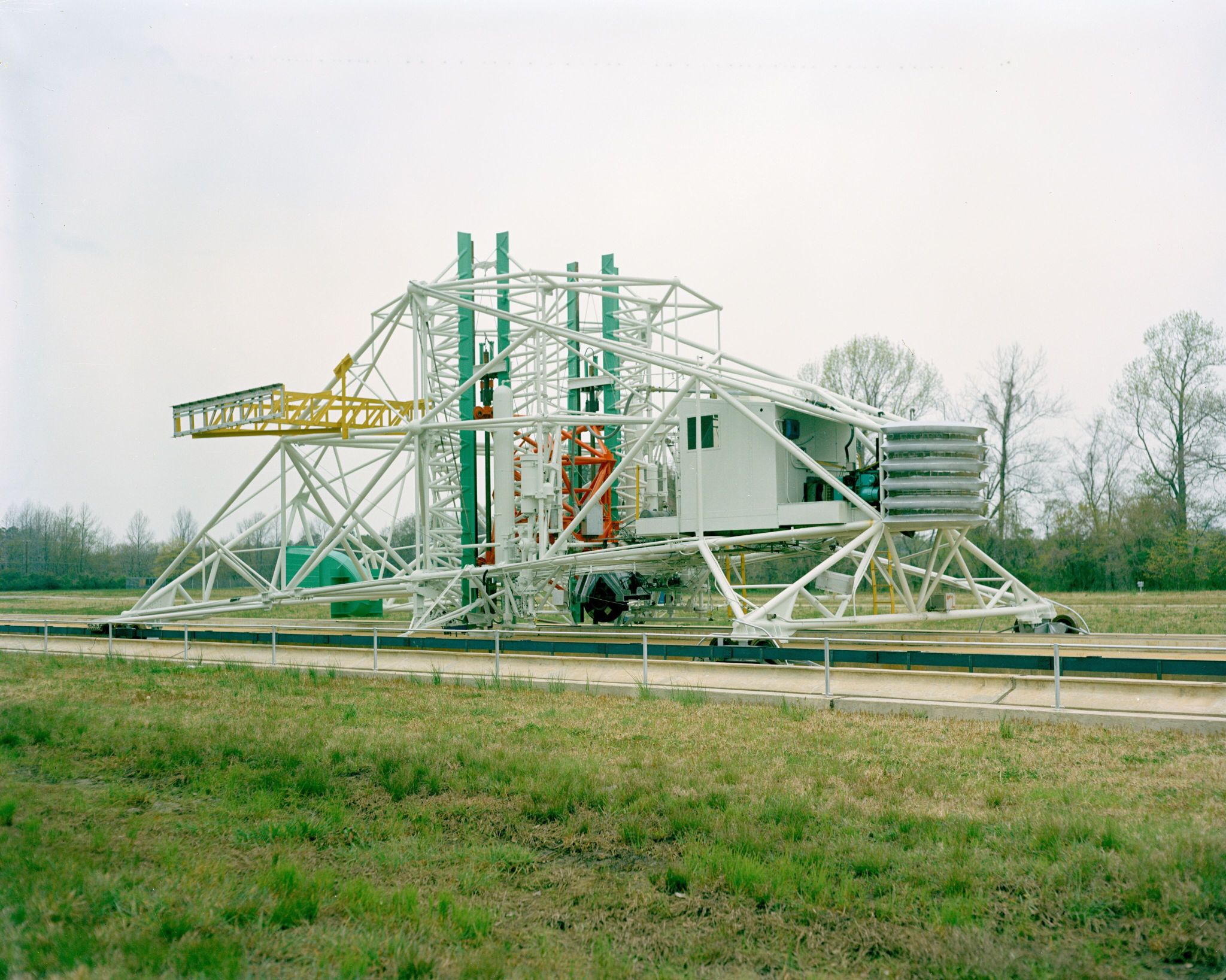 The large test carriage used on the Landing Loads Track was a tubular steel truss structure. Photo taken in April 1975.