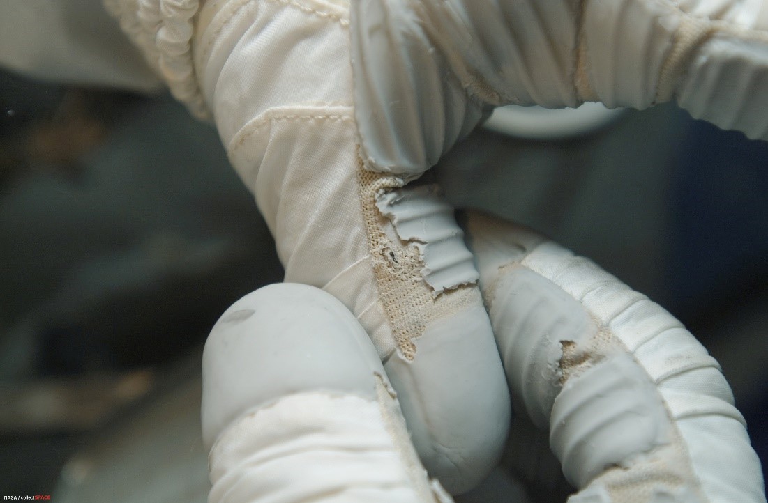 STS-118 Rick Mastracchio’s Extravehicular Mobility Unit (EMU) glove damage.