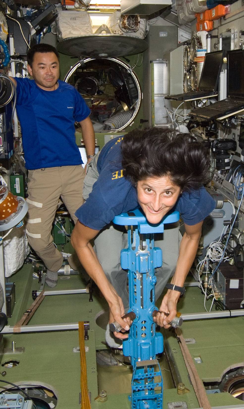 aapi_2021_53_suni_williams_exp_32_massmeter