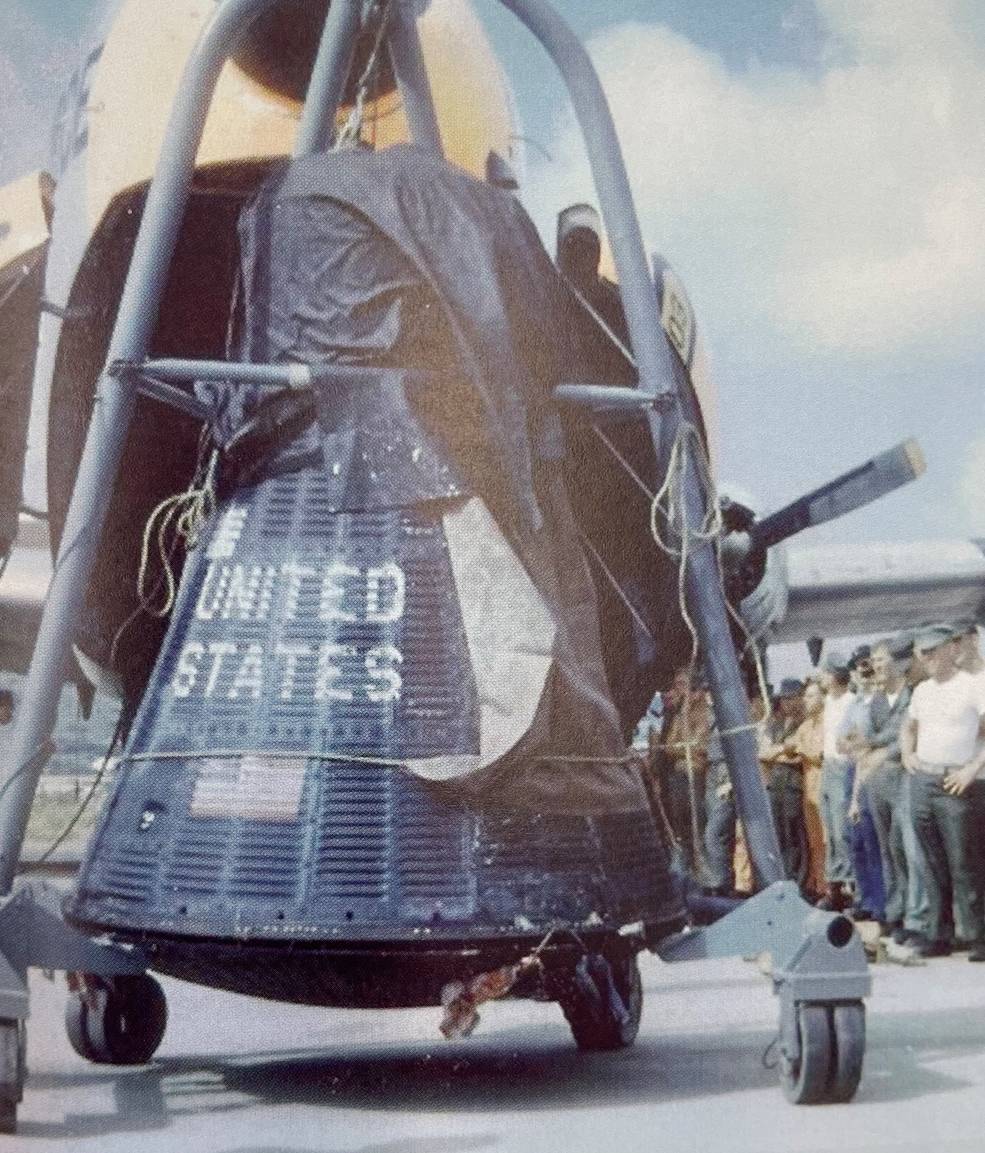 roosevelt_roads_loading_onto_plane_for_cape_may_25_1962