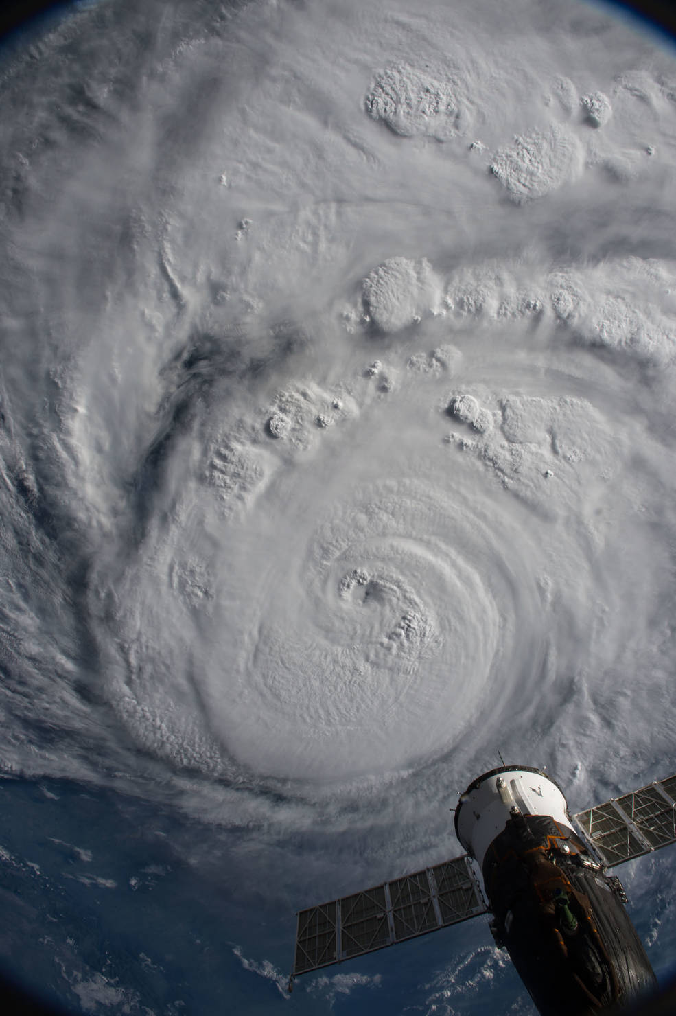 ochoa_hurricane_harvey_landfall_from_iss_aug_25_2017