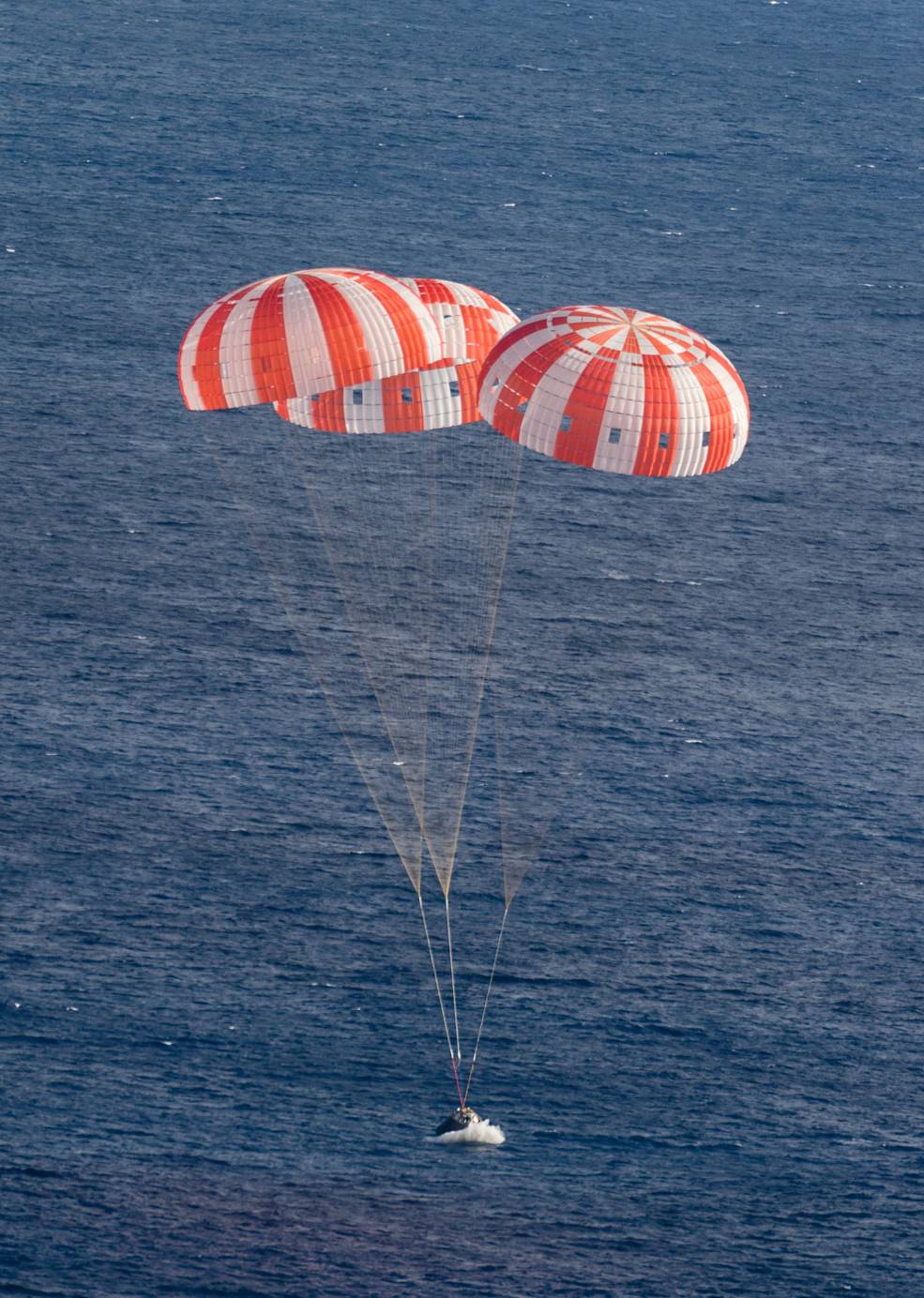 ochoa_orion_eft-1_splashdown_dec_5_2014