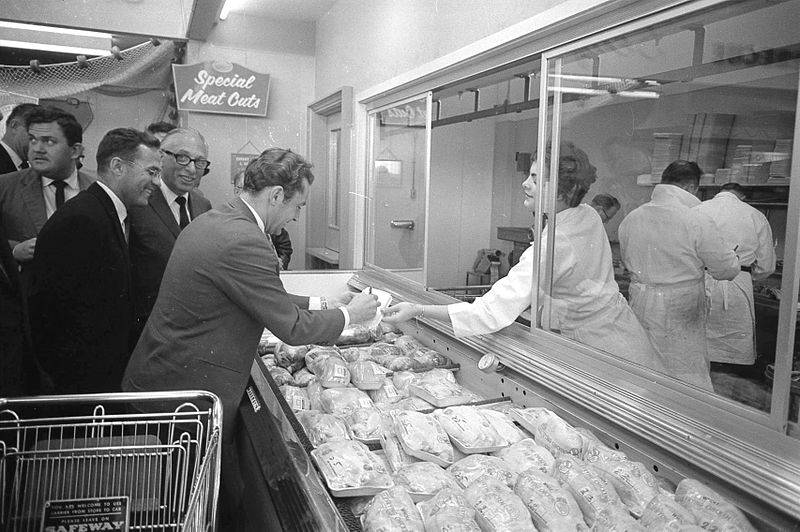 cosmonaut_gherman_titov_signs_autograph_at_the_marina_safeway_1962