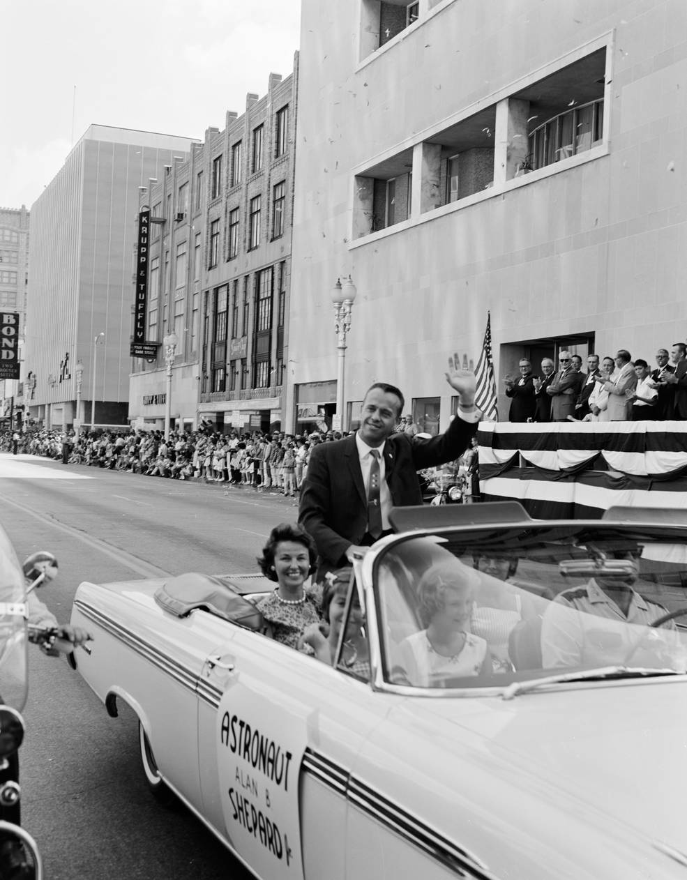 july_4_in_space_parade_in_houston_jul_4_1962