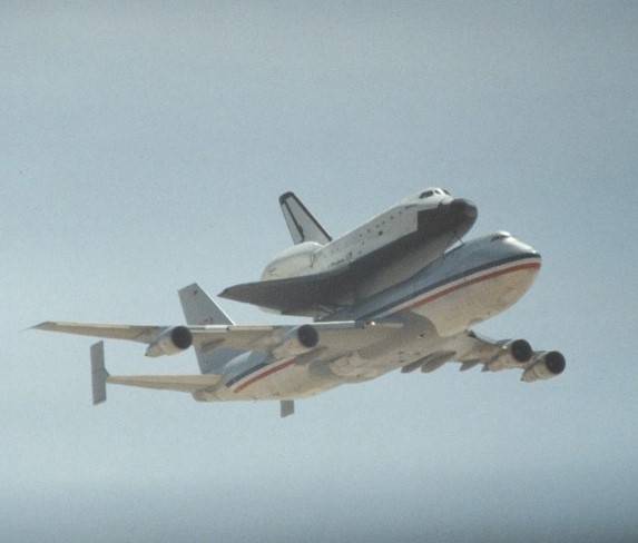 sts_4_challenger_departing_edwards_afb_jul_4_1982