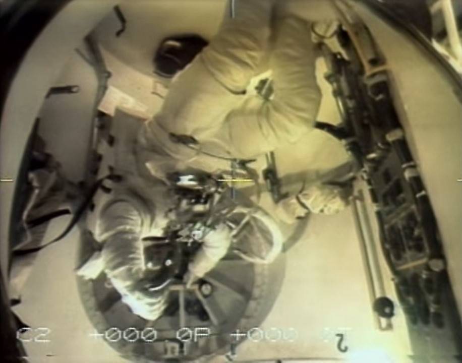 mattingly_emu_test_in_airlock