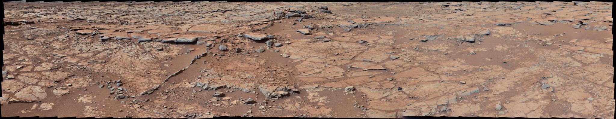View of Yellowknife Bay on Mars from Curiosity rover