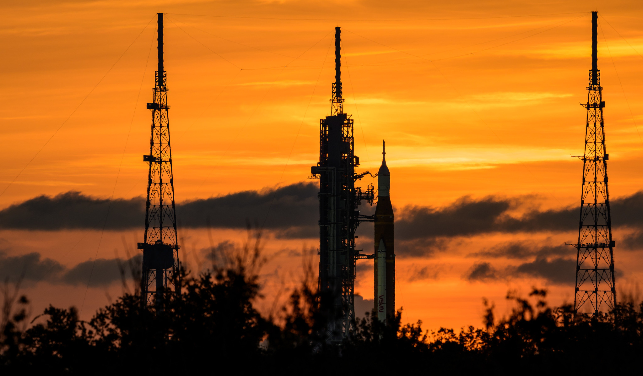 NASA’s Space Launch System (SLS) rocket with the Orion spacecraft aboard is seen atop a mobile launcher at Launch Pad 39B as preparations for launch continue, Wednesday, Aug. 31, 2022, at NASA’s Kennedy Space Center in Florida.