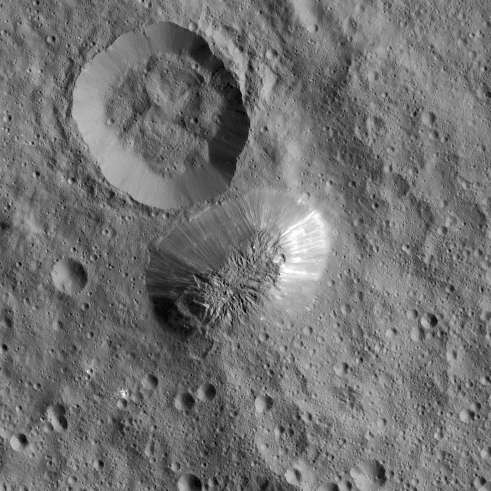 ceres_ahuna_mons_top_view_dec_2015_240_miles