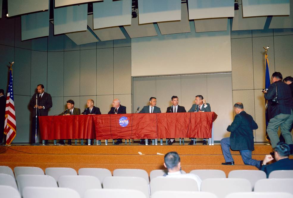 group_2_astronauts_press_conference_announcing_gemini_3_crew_in_auditorium_apr_13_1964