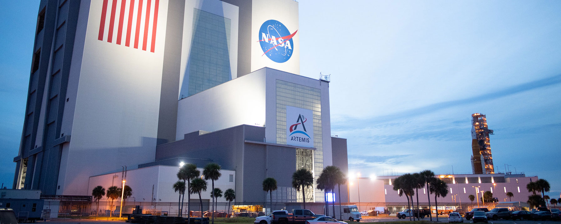 NASA’s Space Launch System (SLS) rocket with the Orion spacecraft aboard is seen atop the mobile launcher as it returns to the Vehicle Assembly Building from Launch Pad 39B, Tuesday, Sept. 27, 2022, at NASA’s Kennedy Space Center in Florida.