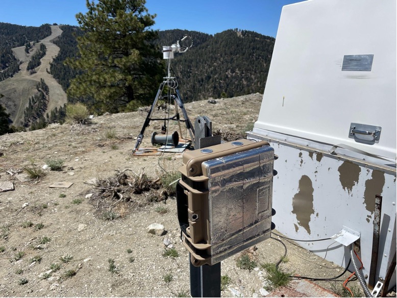 An INSTEP “lunchbox” in Southern California next to a Pandora spectrometer