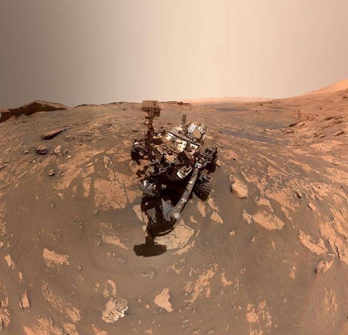 curiosity_selfie-mahli-scaled_nov_20_2021