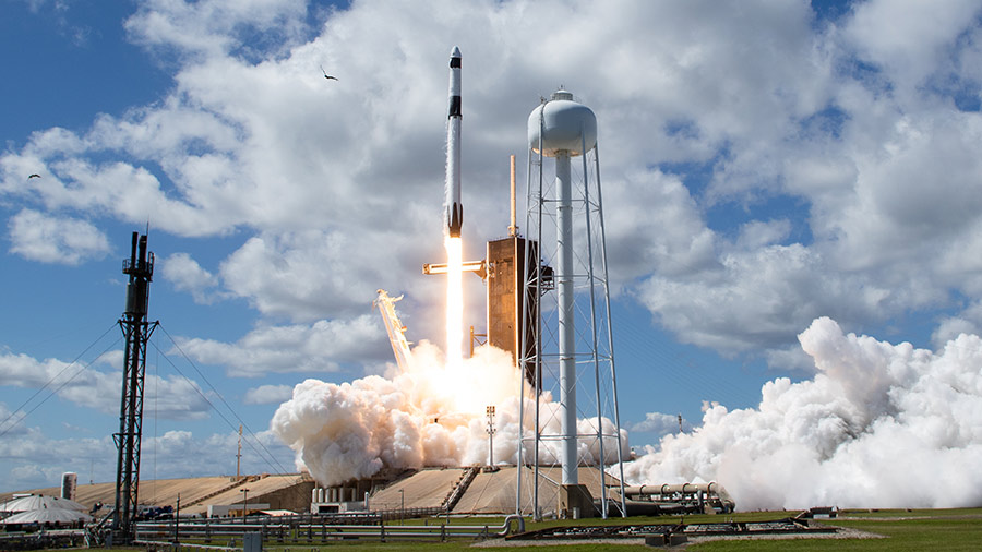 The SpaceX Endurance crew ship atop the Falcon 9 rocket blasts off from Kennedy Space Center in Florida carrying four Crew-5 members to the space station. Credit: NASA/Joel Kowsky