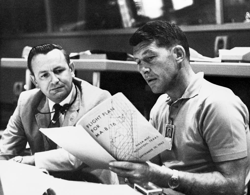 kraft_and_schirra_review_flight_plan_in_mcc_sep_19_1962