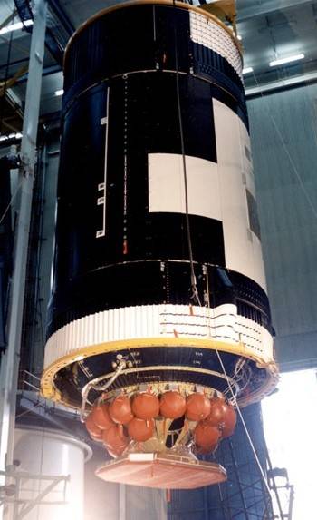 skylab_l-6_months_ows_assembly