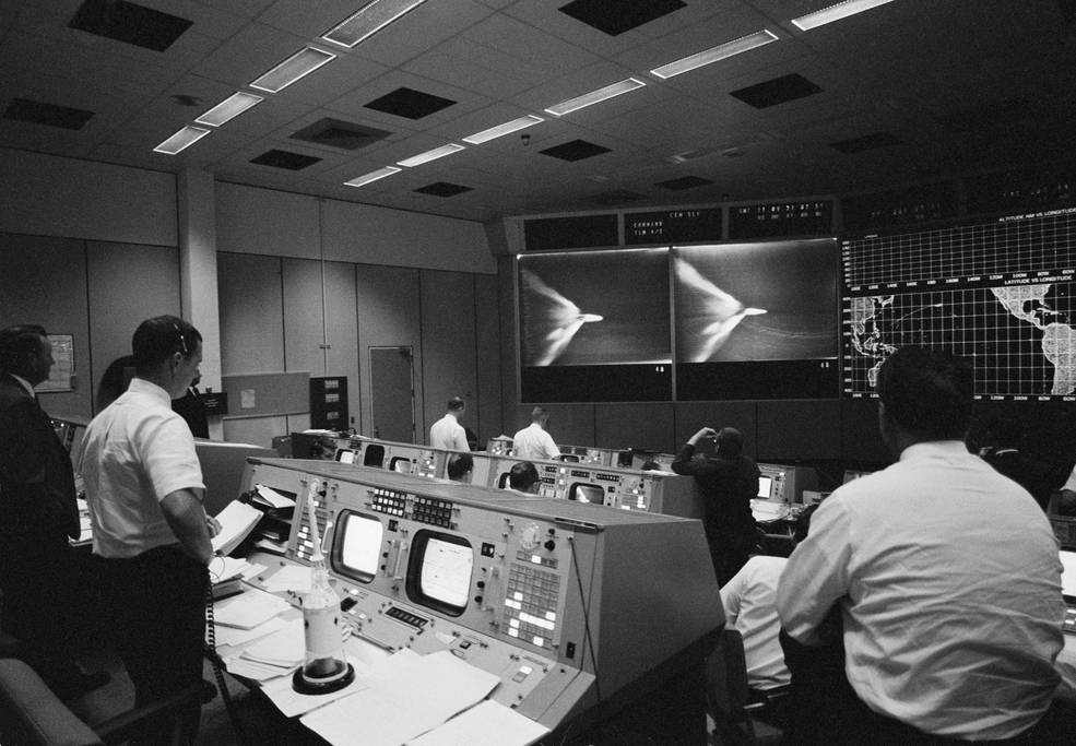 Apollo 4 MCC during launch